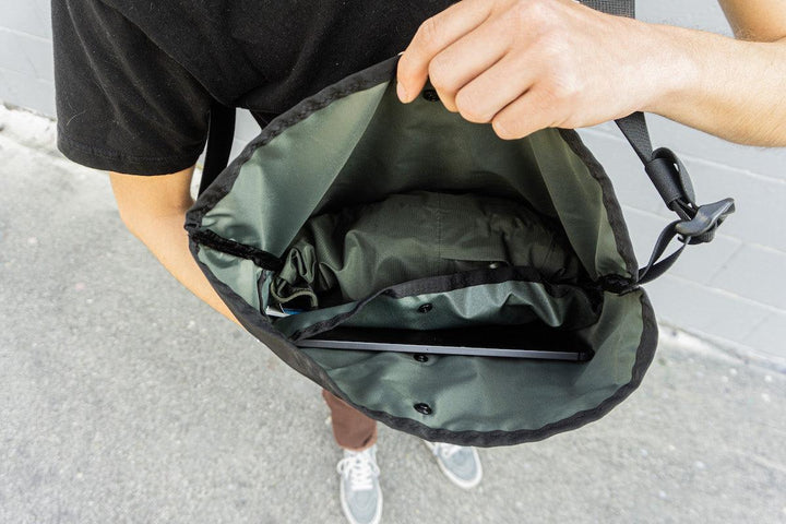 Road Runner Bags Musette Sling Bag - Simple and Durable: 4.2L