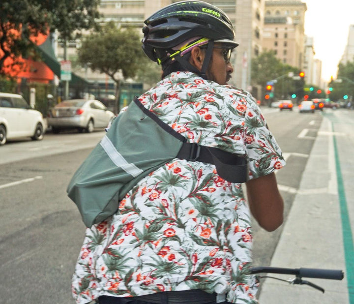 Road Runner Bags Musette Sling Bag - Simple and Durable: 4.2L