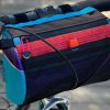 From Office to Outdoors: Your Perfect Accessory It’s a bit of a bummer when you’ve gotta work 9-to-5, but the Oveja Negra 925 Handlebar Bag certainly makes things feel more fun. Whether you're commuting to the office or (yay!) embarking on a weekend adventure, this bike handlebar bag will keep your essentials secure and to hand.