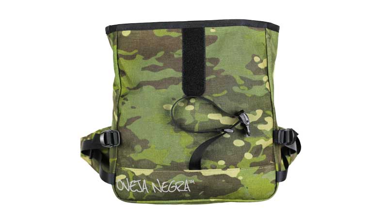 An Essential Companion for the Urban Adventurer Clip on the Oveja Negra Royale™ Hip Pack—or, depending on your preference, fannypack, or bumbag—for active days in the fresh air. Perfect for those who prefer their storage solutions sleek, the Royale™ is a must-have for any self-respecting urban adventurer and trail conqueror.